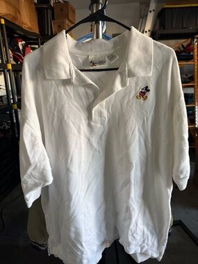 Rare VINTAGE White Walt Disney World Mickey Mouse embroidered collard shirt polo